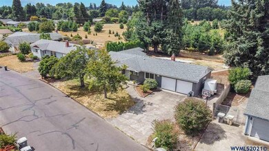 1422 NE Sherman St, Albany, OR 97321 - photo 5