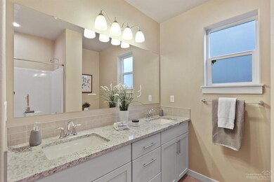 2440 SW 43rd Place, Redmond, OR 97756 - photo 4