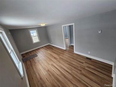 20737 Nummer St, Warren, MI 48089 - photo 4