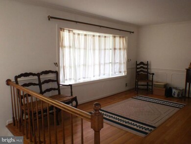 903 Farley Ct SE, Vienna, VA 22180 - photo 2