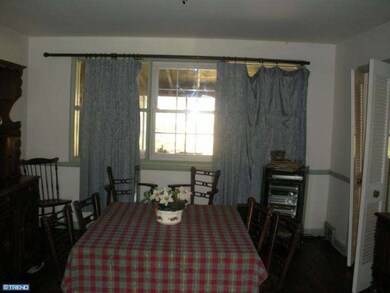 1449 Anthony Wayne Dr, Wayne, PA 19087 - photo 4