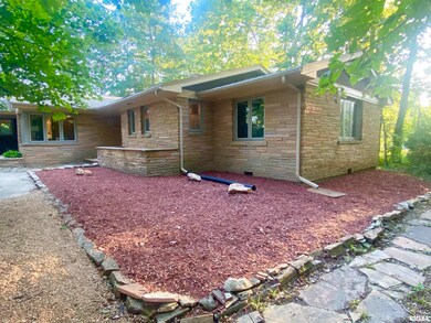 1815 Mound Rd, Jacksonville, IL 62650 - photo 4