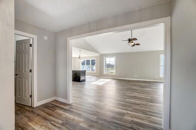 1205 Wells Dr, Wapakoneta, OH 45895 - photo 6