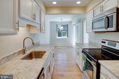 Treebrooke unit 107, Oakton, VA 22124 - photo 4