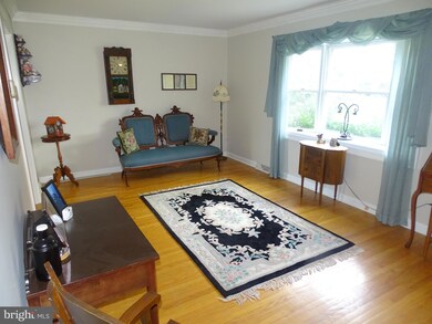 699 Cedarbrook Rd, Southampton, PA 18966 - photo 2