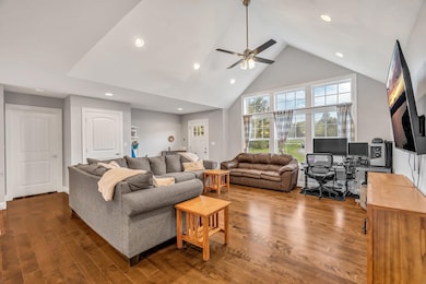 28-web-or-mls-1893-union-st