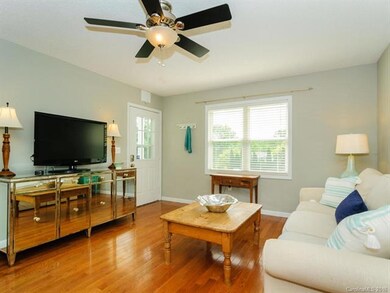 25 Wilson Creek Dr, Asheville, NC 28803 - photo 7