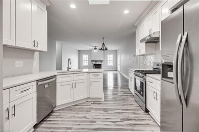 1017 Chamberlin Dr, Asheboro, NC 27205 - photo 7