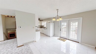 3909 Monterey Dr, Waterloo, IA 50701 - photo 4