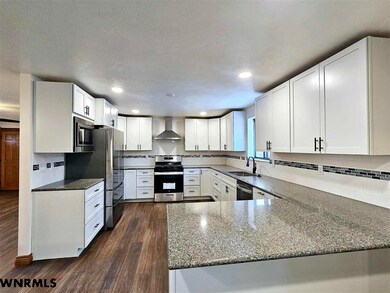 2001 E 30th St, Scottsbluff, NE 69361 - photo 4