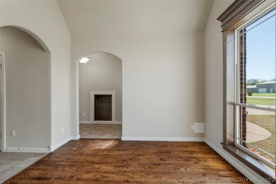 Dining/Study off of entry.