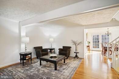 8915 Gutman Ct, Springfield, VA 22153 - photo 3