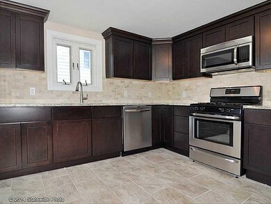 75 Ashburne St, Pawtucket, RI 02861 - photo 6