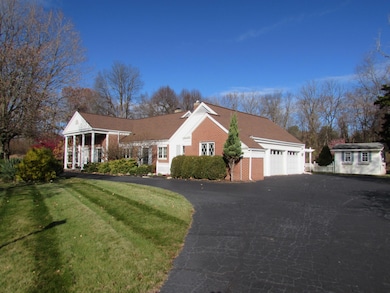 1852 N Walmont Dr, Jackson, MI 49203 - photo 2