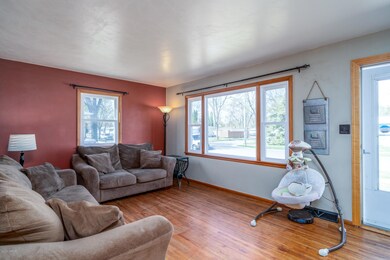 1711 S 17th St, Grand Forks, ND 58201 - photo 2