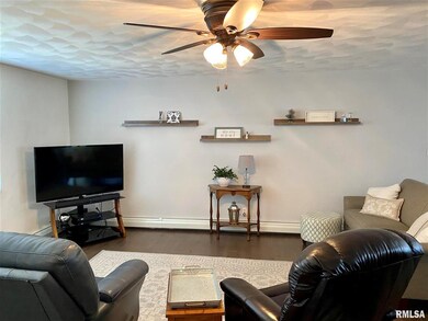 888 S State St, Lincoln, IL 62656 - photo 2