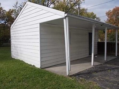 3731 Eisenhower Rd, Columbus, OH 43224 - photo 4