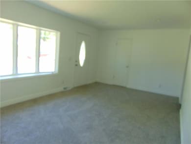 1034 Luster Ln, Des Moines, IA 50315 - photo 2