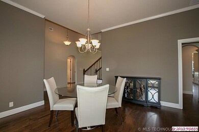Crown Molding & Upscale Features