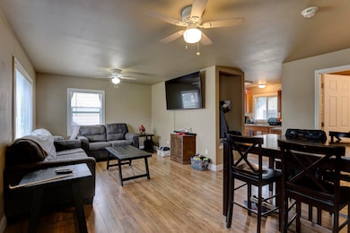 Living room (2)
