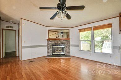 149 Riverfield Dr, Statesville, NC 28625 - photo 3