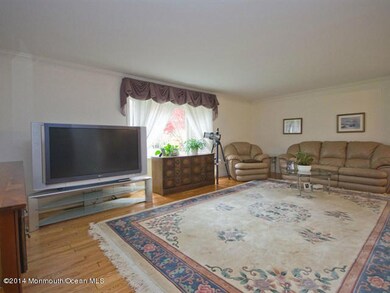 006_LIVING ROOM