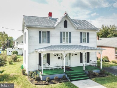 342 E Queen St, Strasburg, VA 22657 - photo 3