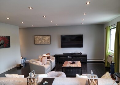 88 Daffodil Ln unit A, Staten Island, NY 10314 - photo 5