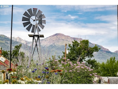 104 N College St, Joseph, OR 97846 - photo 5