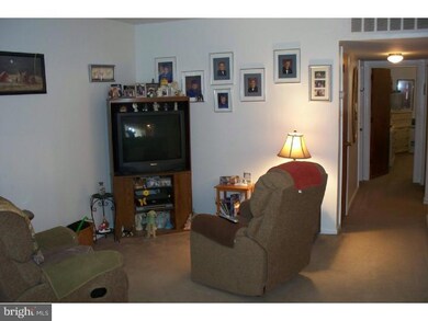 513 W 8th St, Lansdale, PA 19446 - photo 4