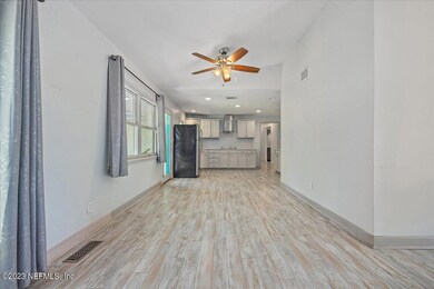 06-Dining Room to Kitchen