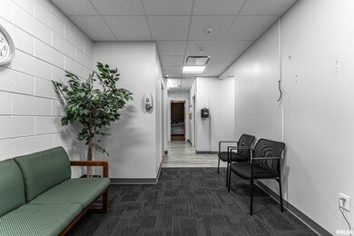 716 N Ottawa St, Lincoln, IL 62656 - photo 4