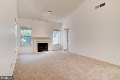 4404 Helmsford Ln unit 201, Fairfax, VA 22033 - photo 5
