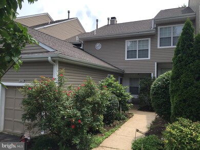 345 Danbury Ln, Glen Mills, PA 19342 - photo 2