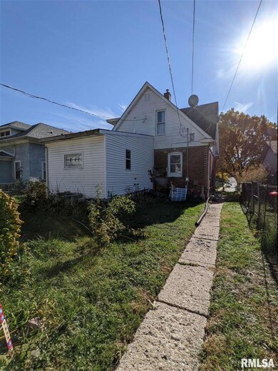 1002 E High St, Davenport, IA 52803 - photo 4