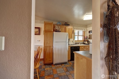 210 26th St NW unit 203/4, Long Beach, WA 98631 - photo 5