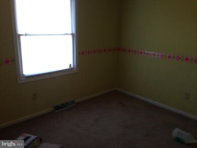 595 Phillips Ln, Bunker Hill, WV 25413 - photo 5