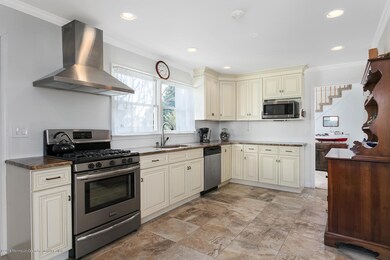225 Curtis Point Dr-large-010-5-4M3A5790