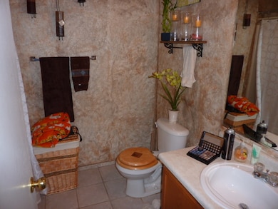 BATHROOM 2