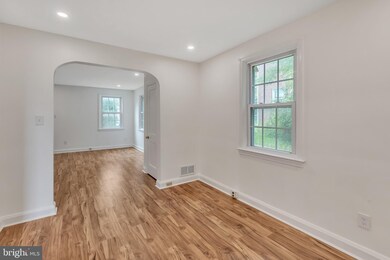 4914 Cedar Garden Rd, Baltimore, MD 21229 - photo 5