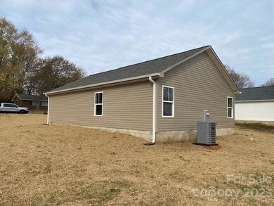 1009 Adams St, Statesville, NC 28677 - photo 4
