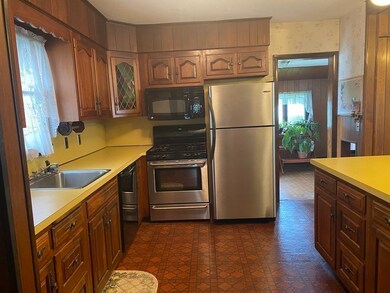 42 Bristol St, Ludlow, MA 01056 - photo 2