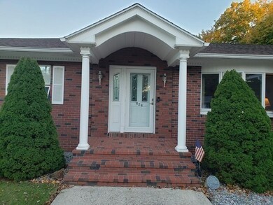 826 Center St, Ludlow, MA 01056 - photo 5