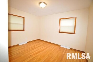 1724 W 37th St, Davenport, IA 52806 - photo 7