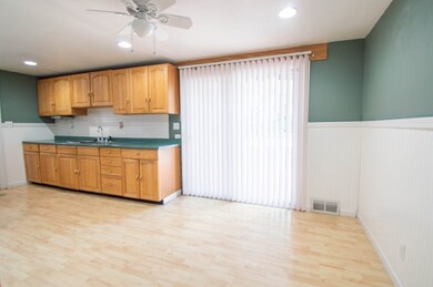 130 Harvey St, Springfield, MA 01119 - photo 5