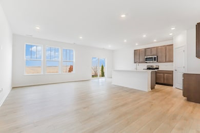 15230 S Hepworth Ct, Plainfield, IL 60544 - photo 2