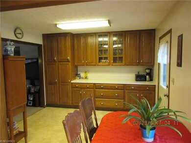 Eat in Kitchen With Plenty of cabinets