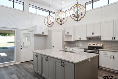 910 910 E Hudson, Tyler, TX 75701 - photo 5