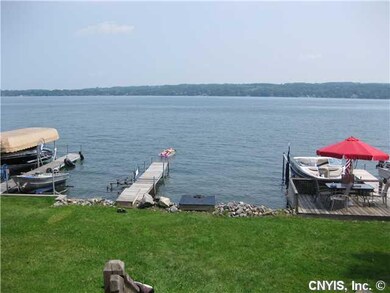 Waterfront/Dock/Pier Waterfront  just steps away f