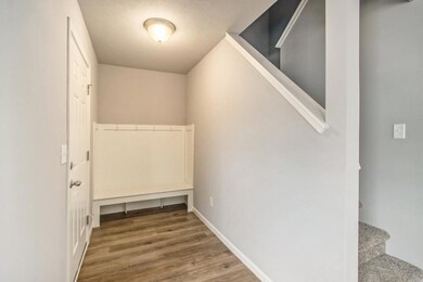 7-PRT047-i1830-Foyer